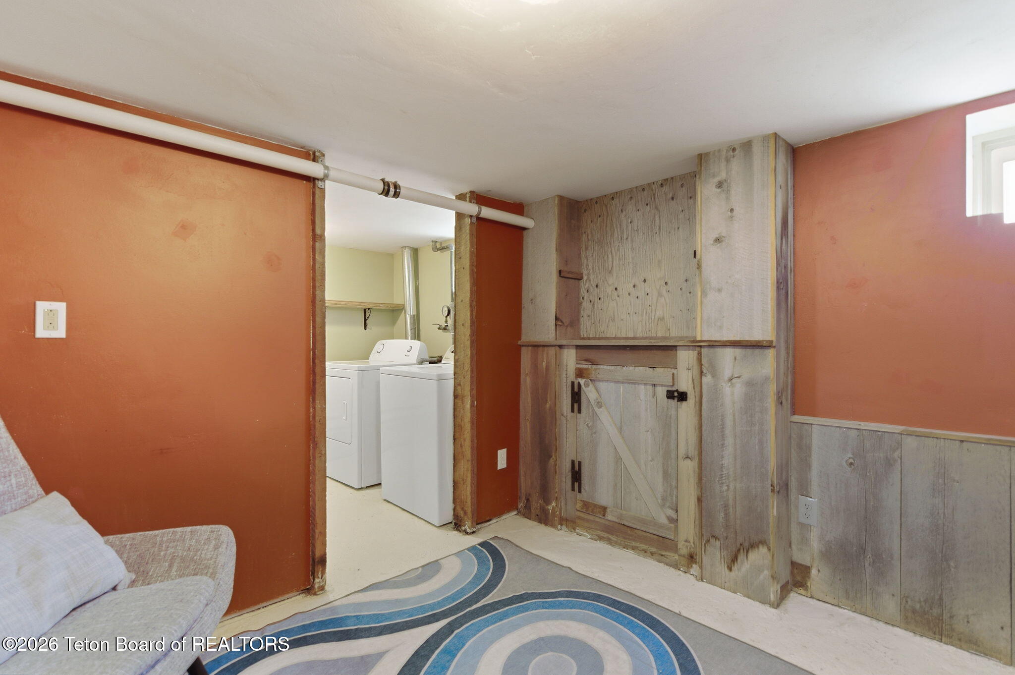 265 E WALLACE Avenue