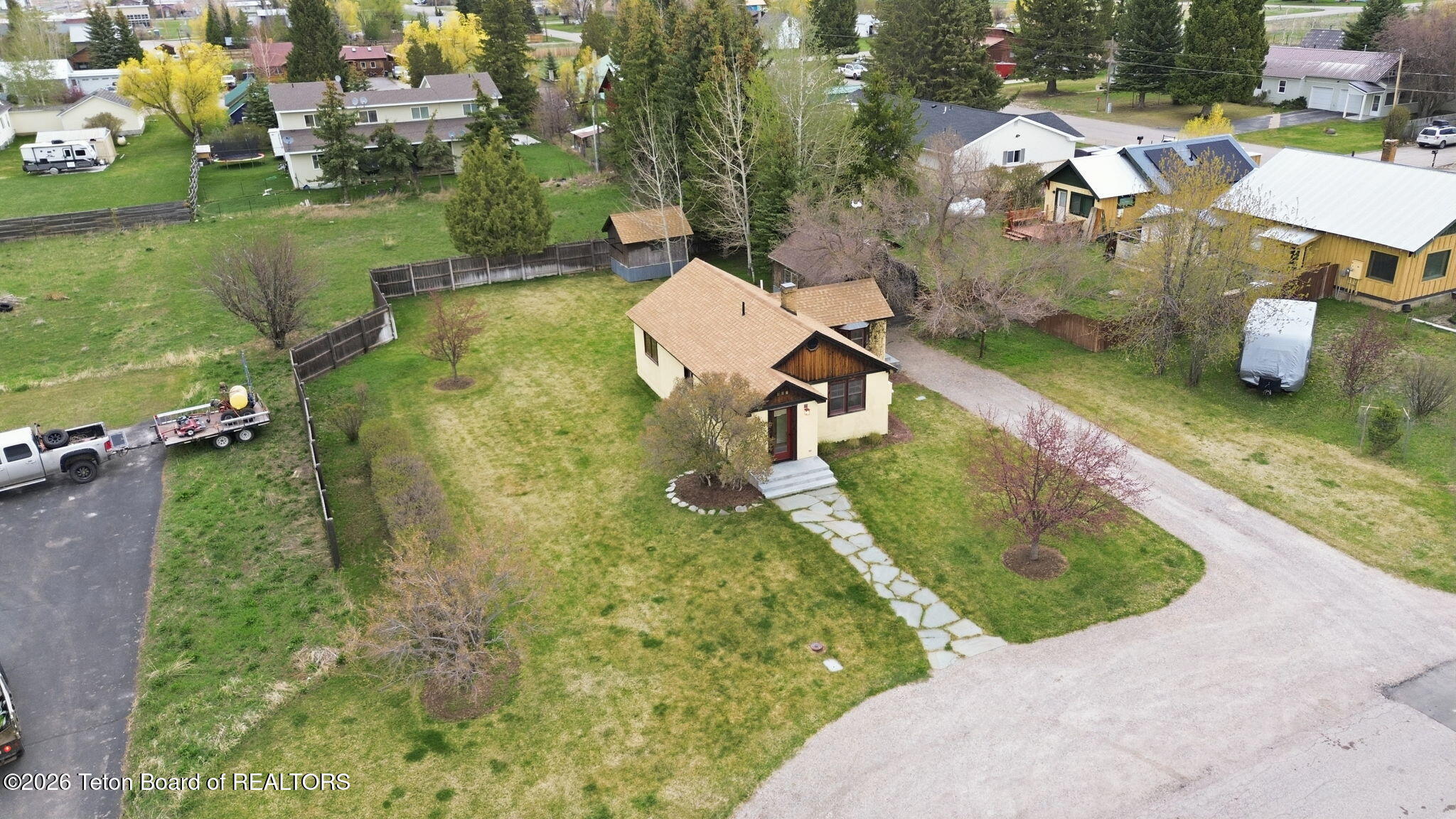 265 E WALLACE Avenue