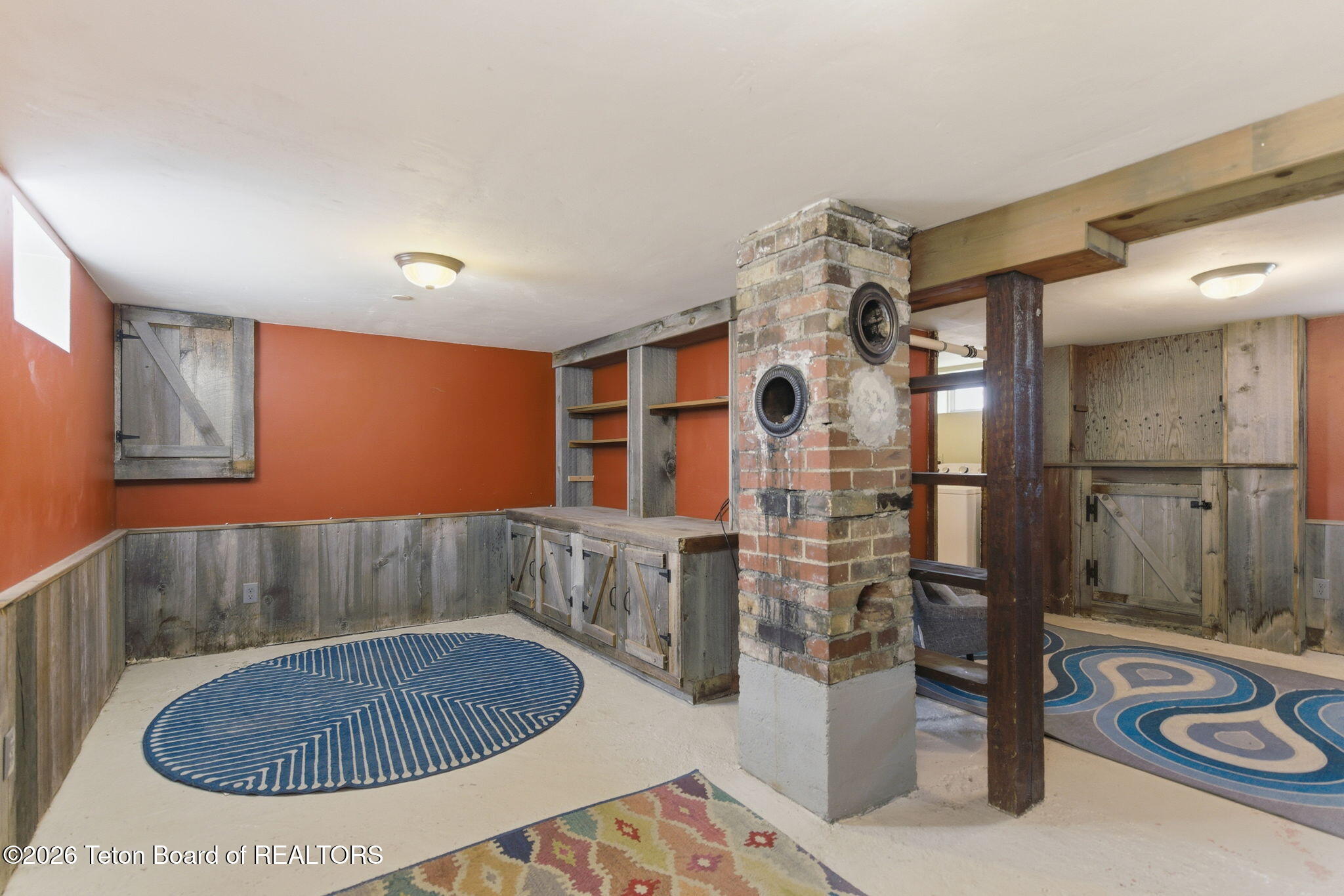 265 E WALLACE Avenue