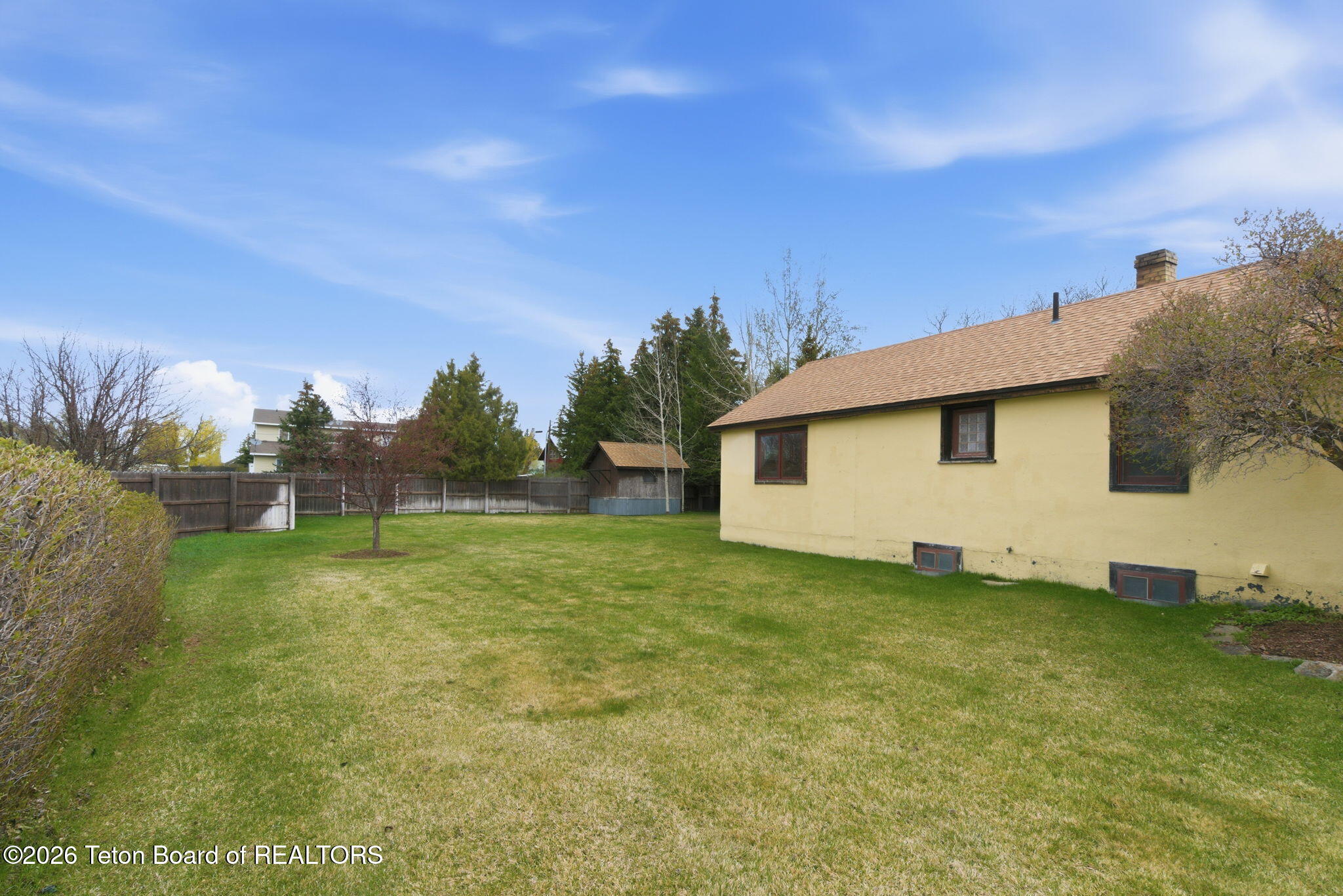 265 E WALLACE Avenue