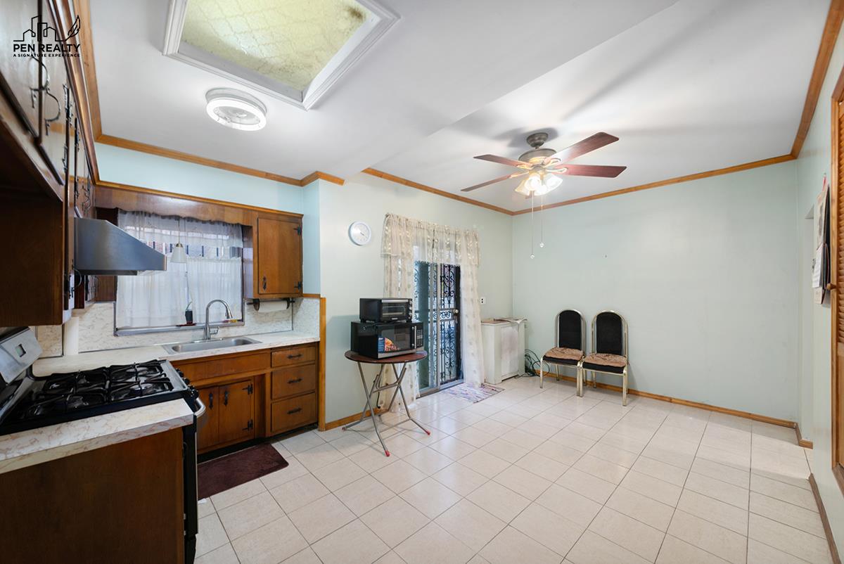335 Bay Ridge Parkway