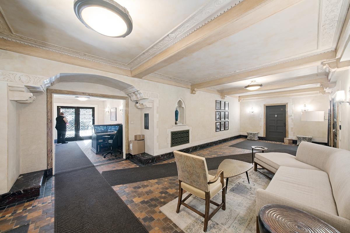 9 Prospect Park W 1A