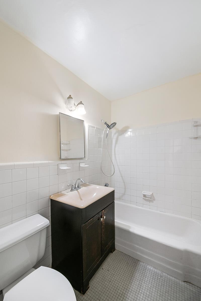 2475 W 16th Street 18G