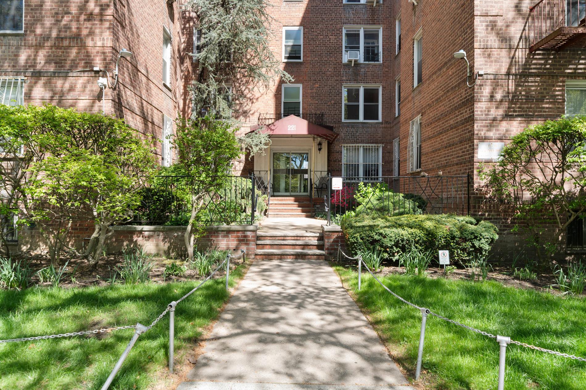 221 McDonald Avenue 4-N
