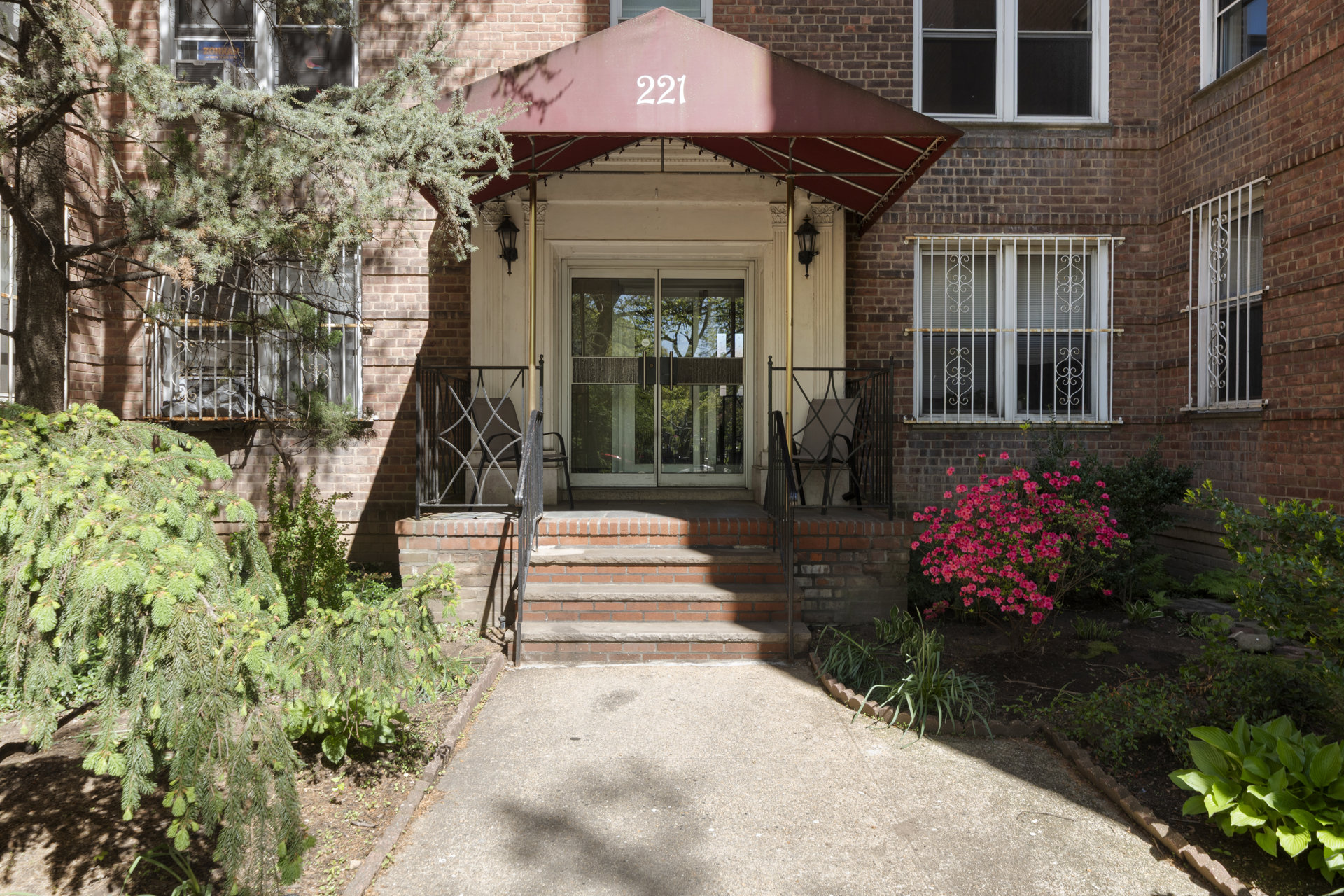 221 MCDONALD Avenue 4N