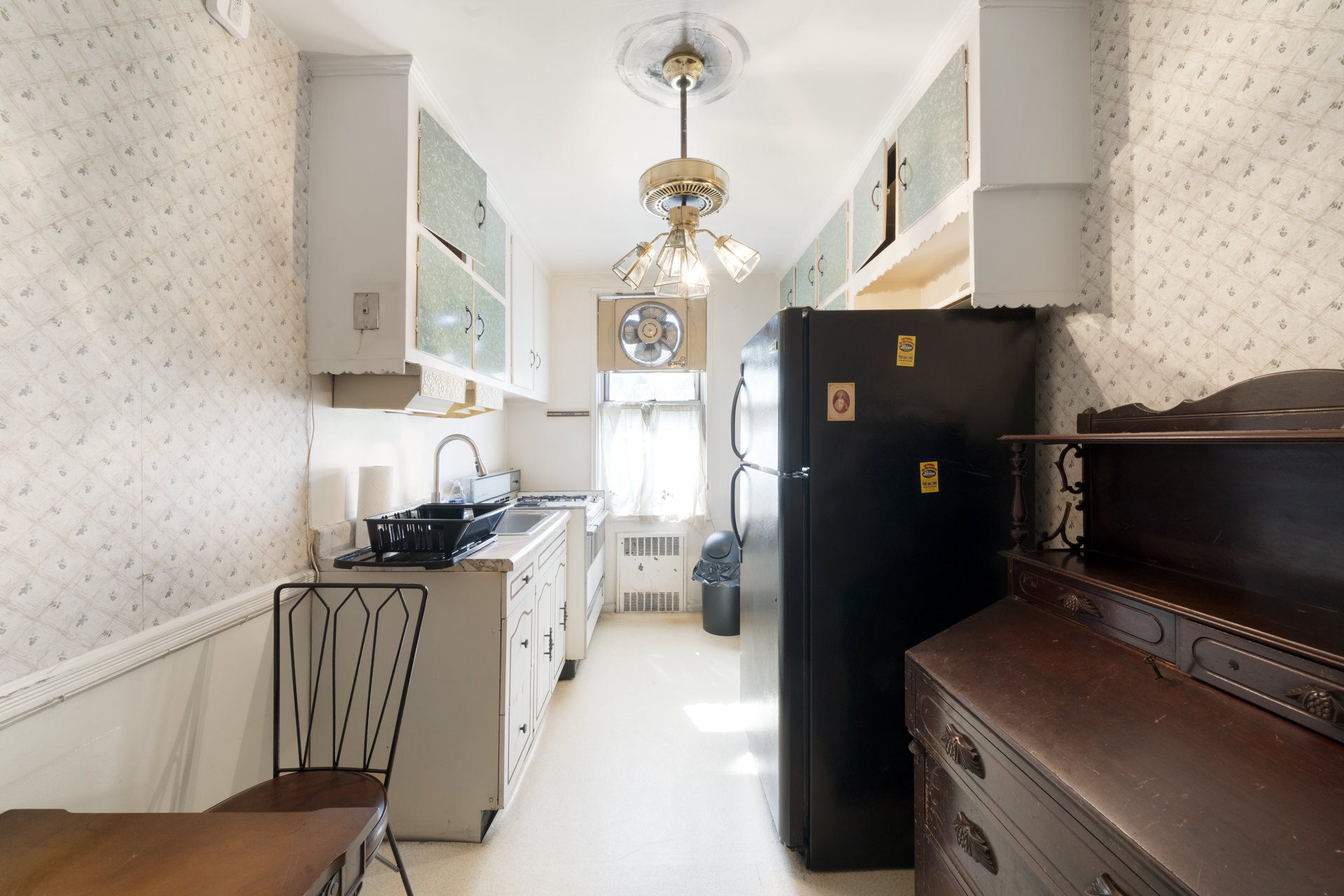 221 MCDONALD Avenue 4N