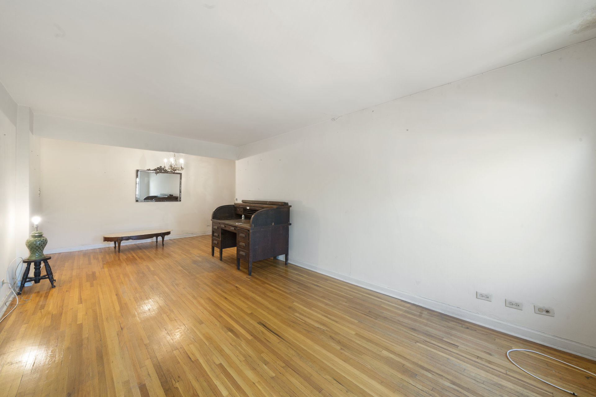 221 MCDONALD Avenue 4N