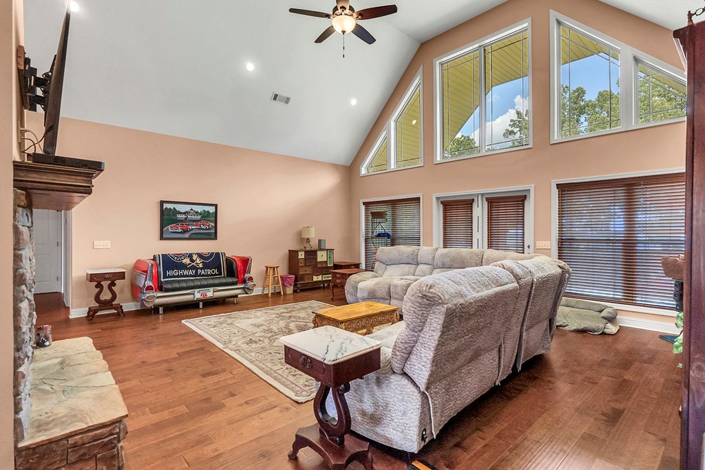 299 N Spring Creek Cir