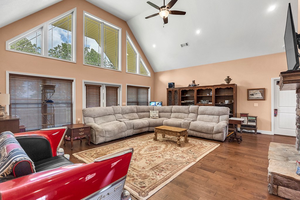 299 N Spring Creek Cir