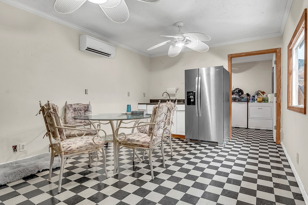 299 N Spring Creek Cir