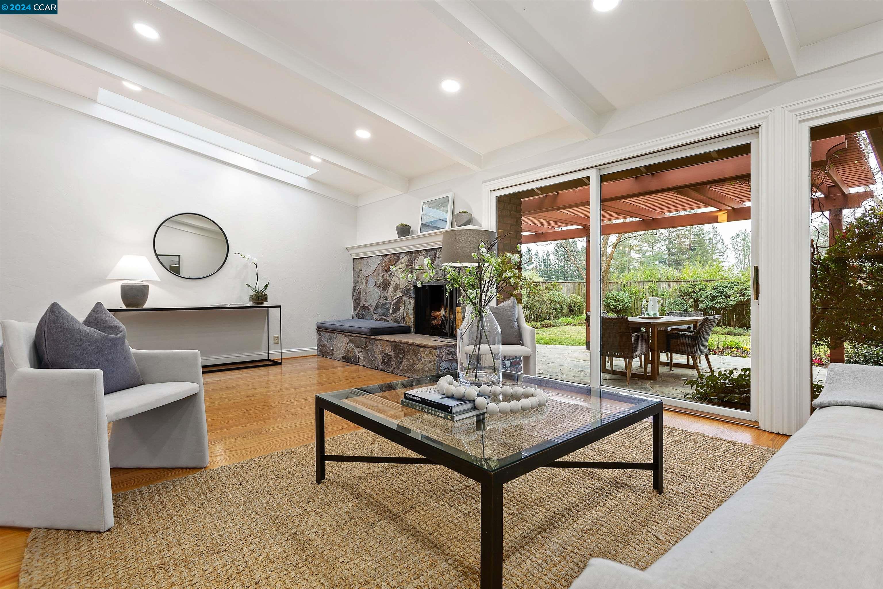 12 Eastwood Dr