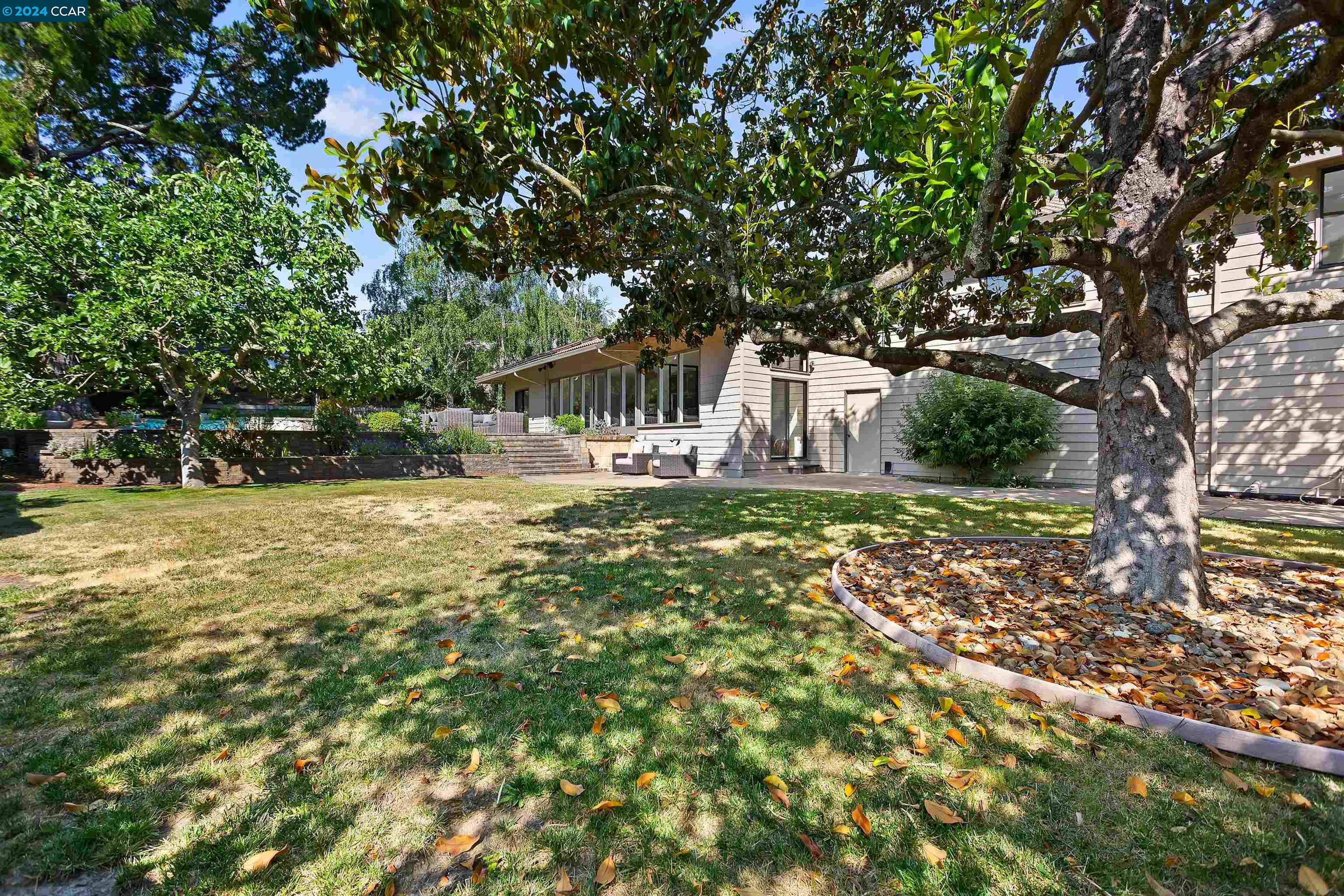 42 Hillcrest Dr
