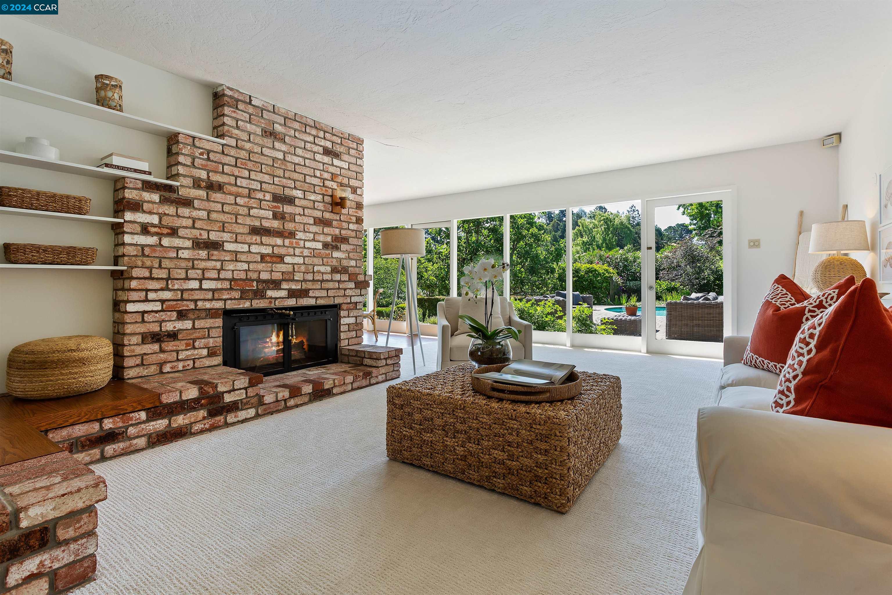 42 Hillcrest Dr