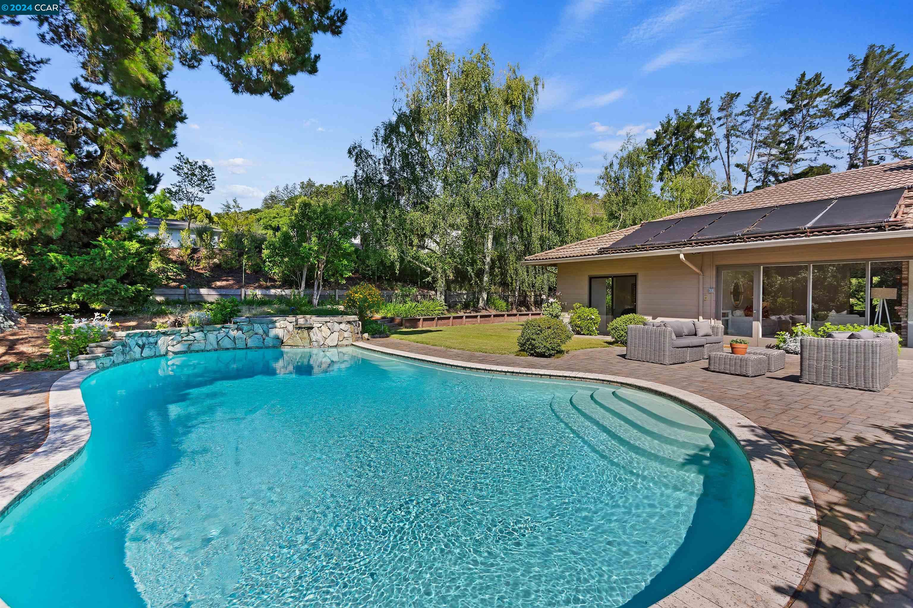 42 Hillcrest Dr