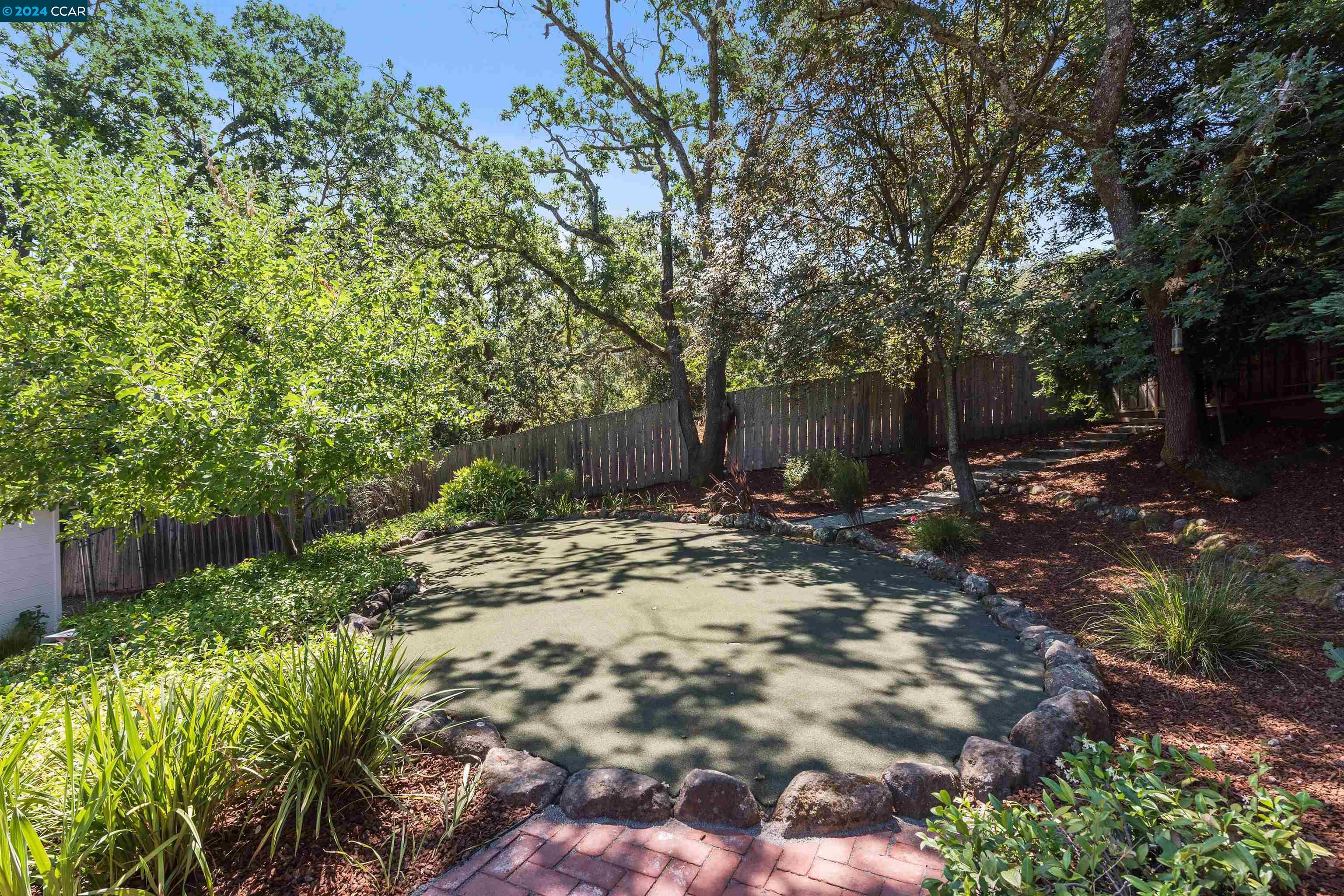 3347 Beechwood Dr