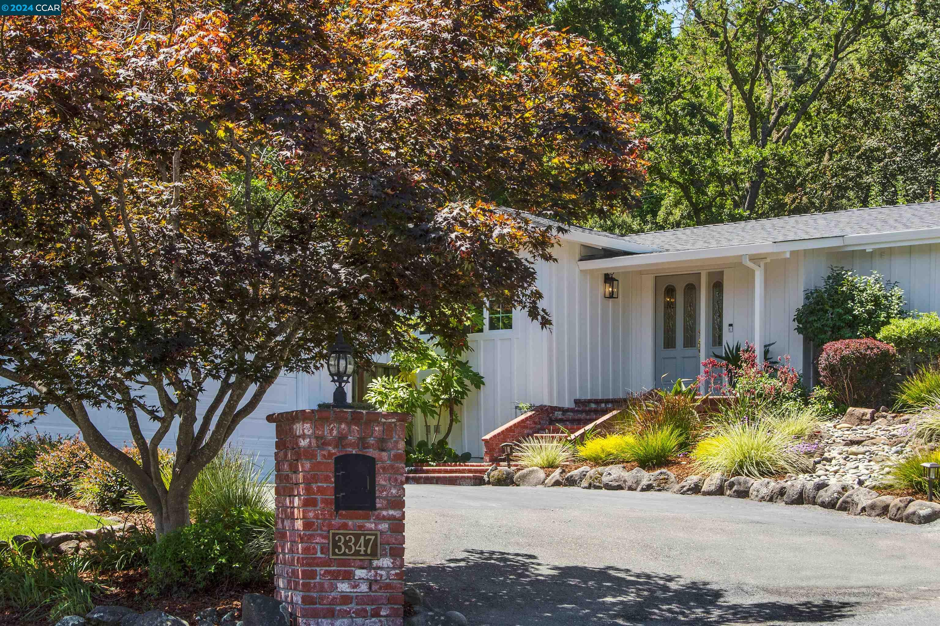 3347 Beechwood Dr