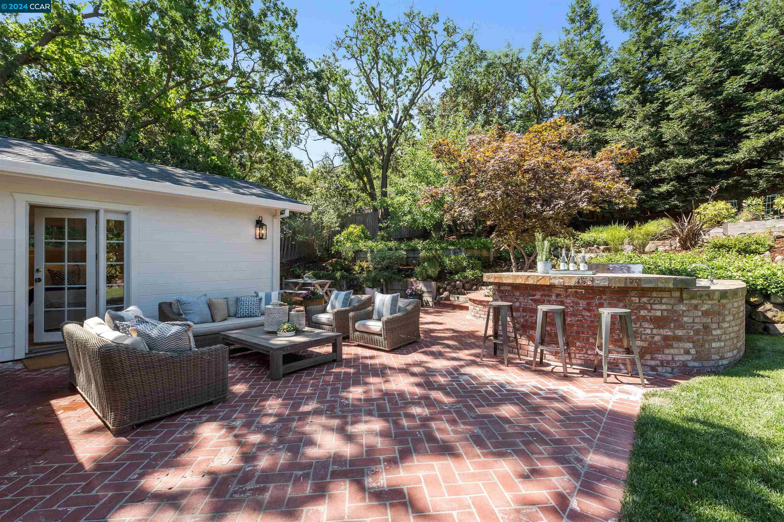 3347 Beechwood Dr