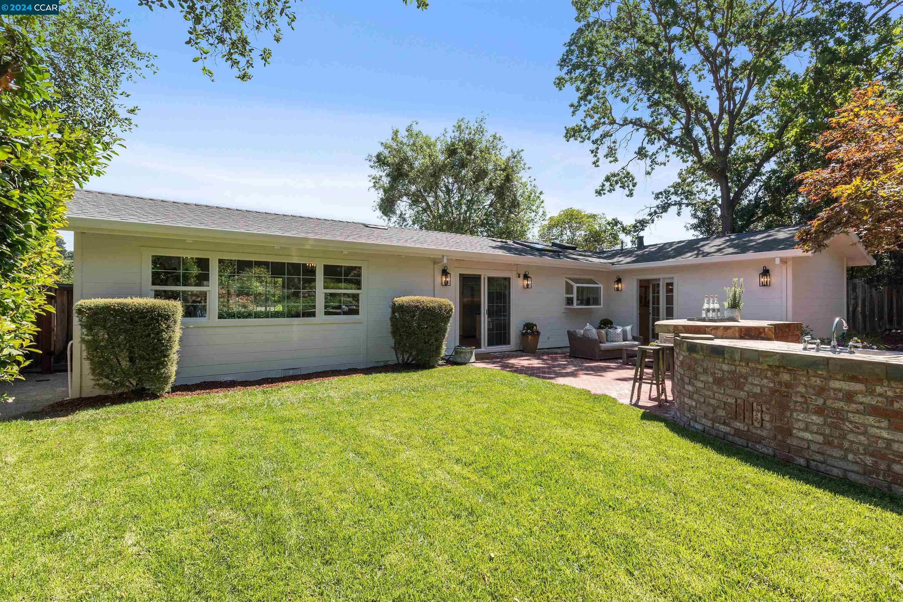 3347 Beechwood Dr