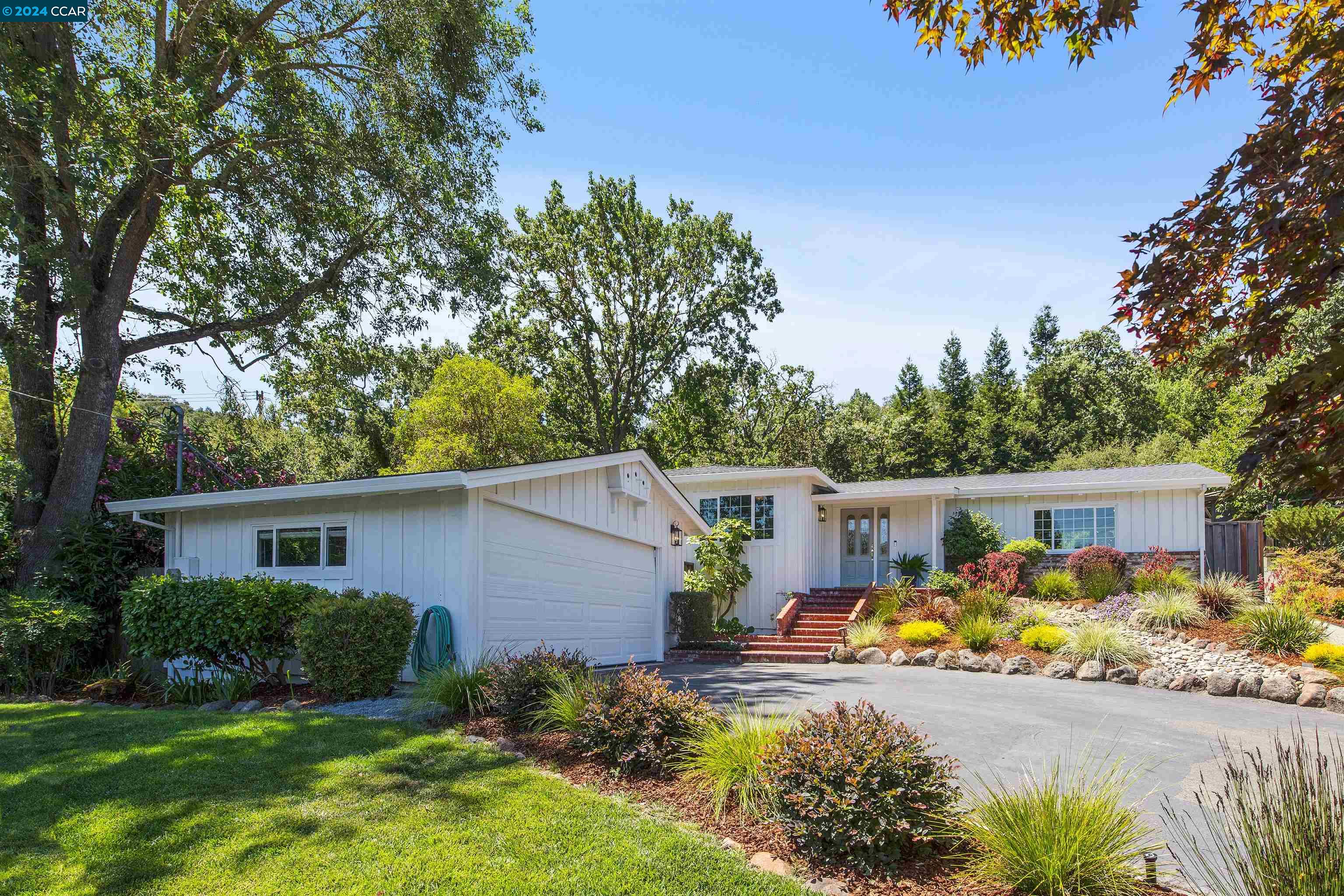 3347 Beechwood Dr