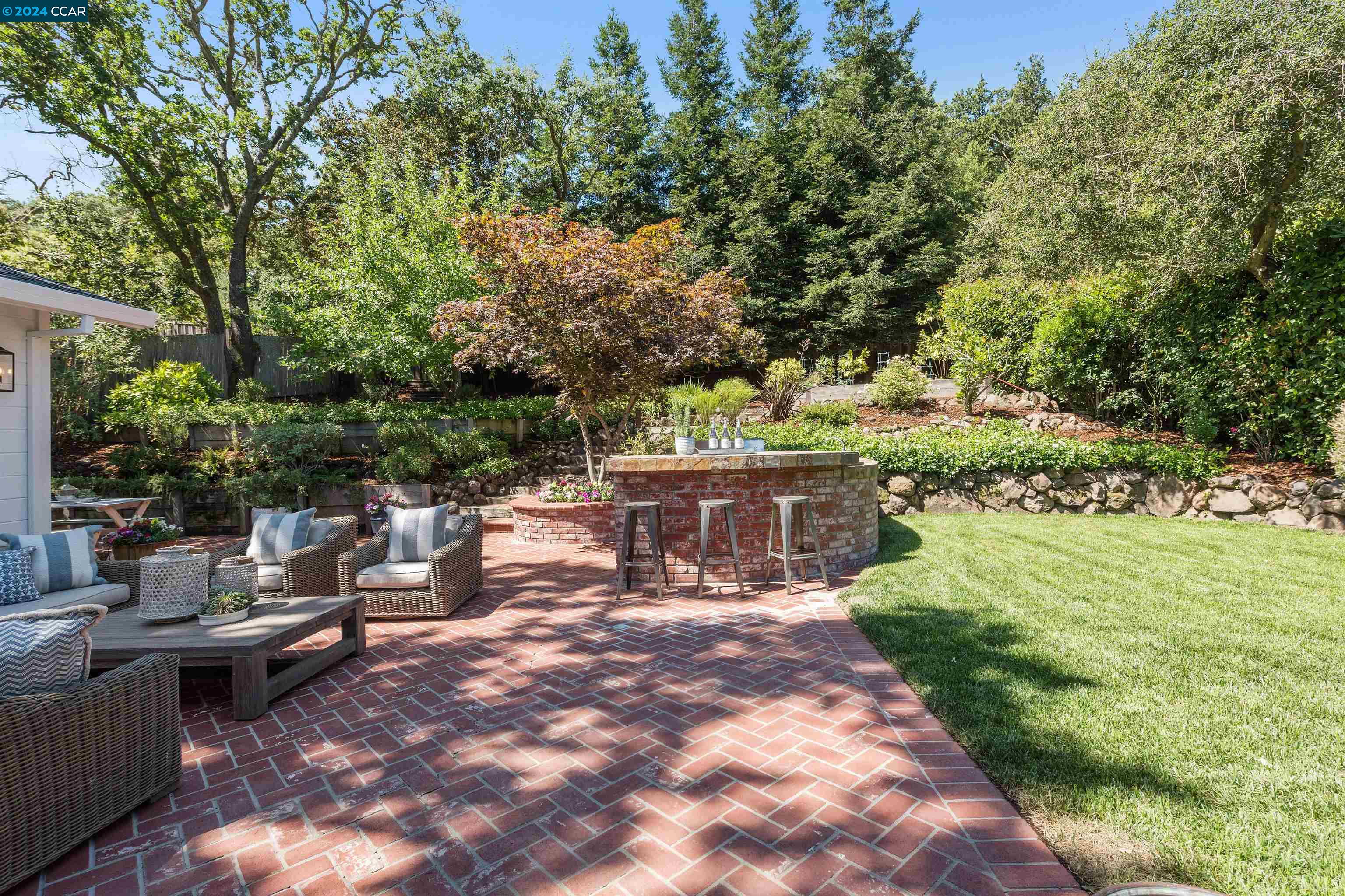 3347 Beechwood Dr