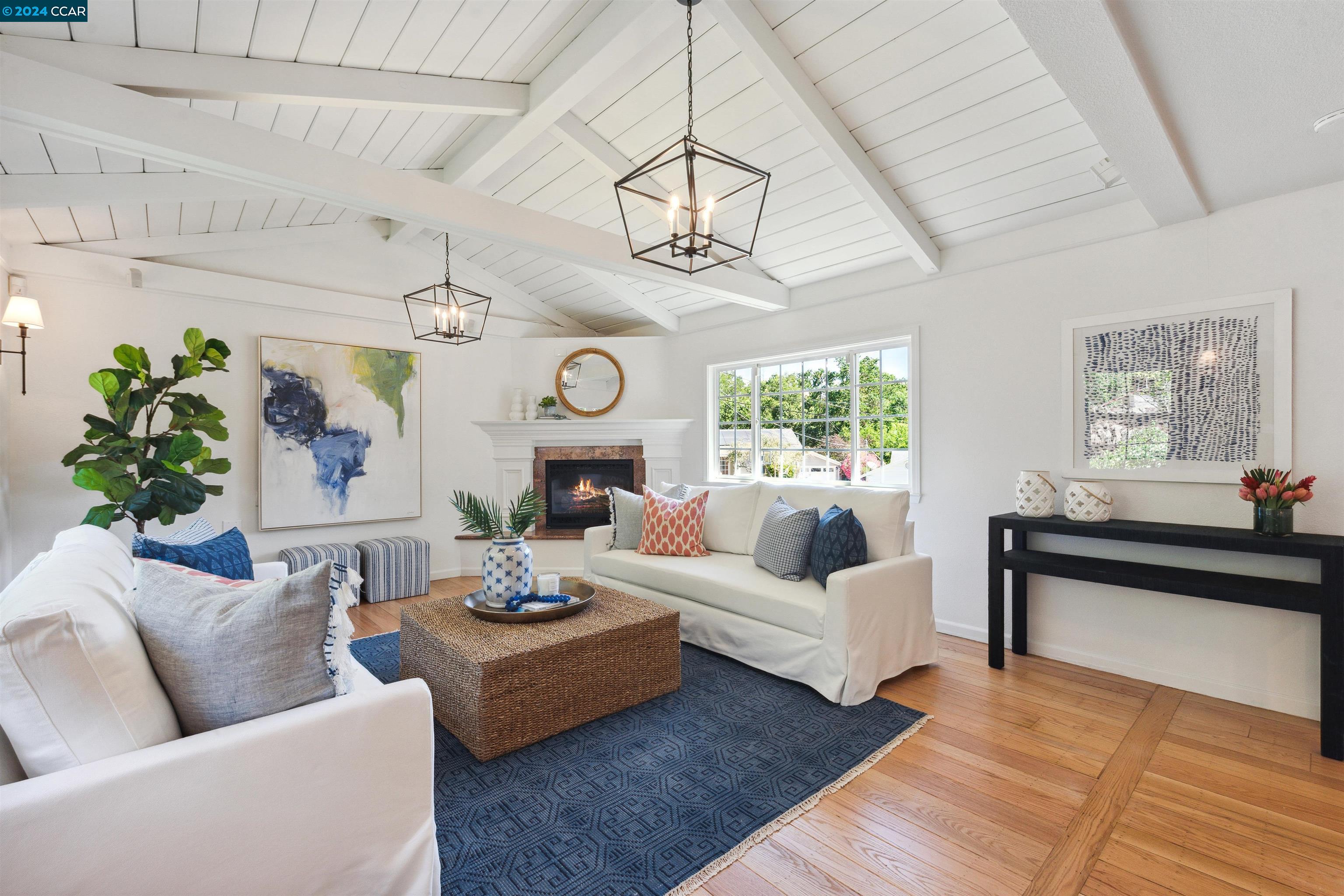 3347 Beechwood Dr