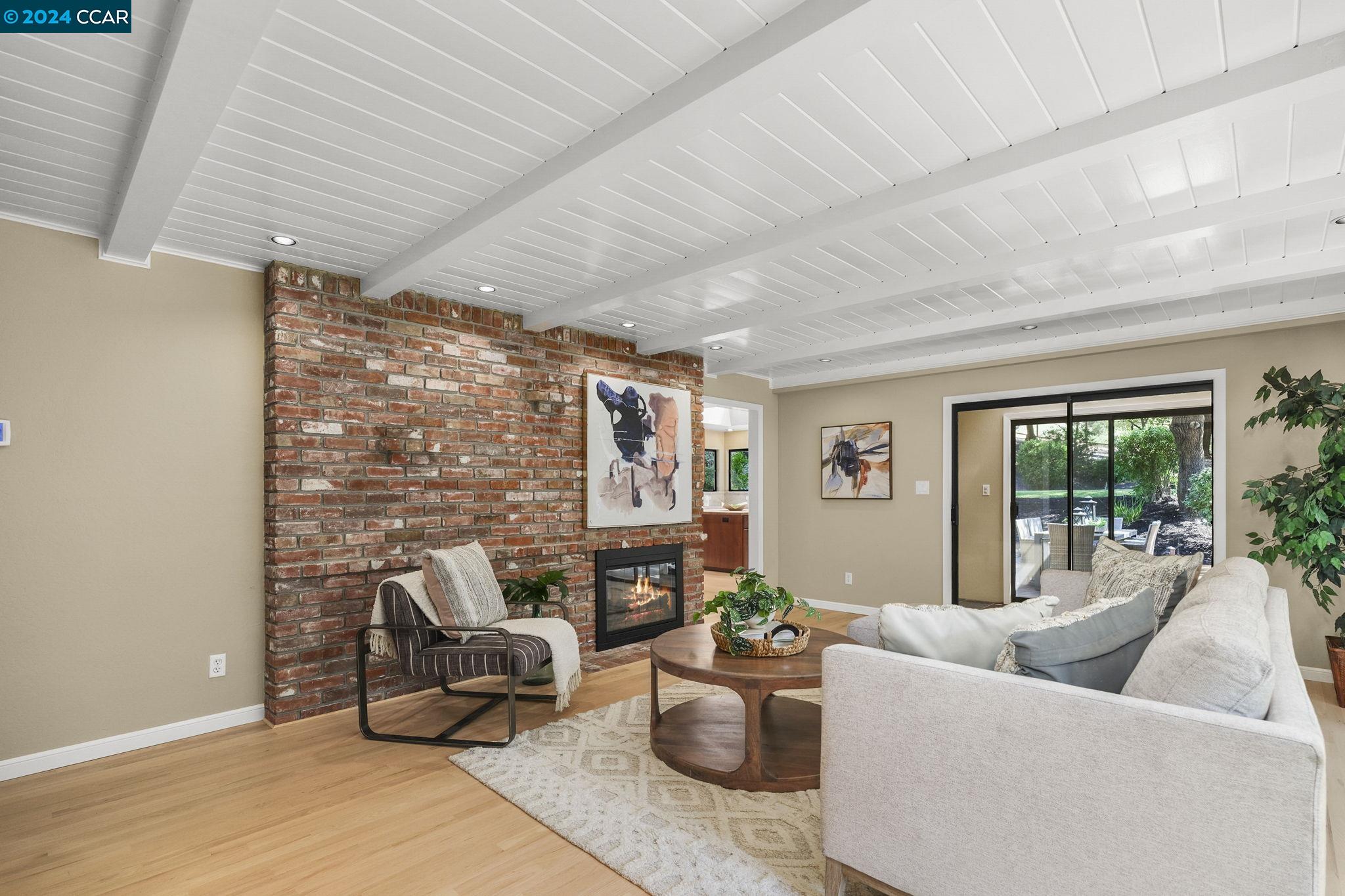 5 Cielo Ct