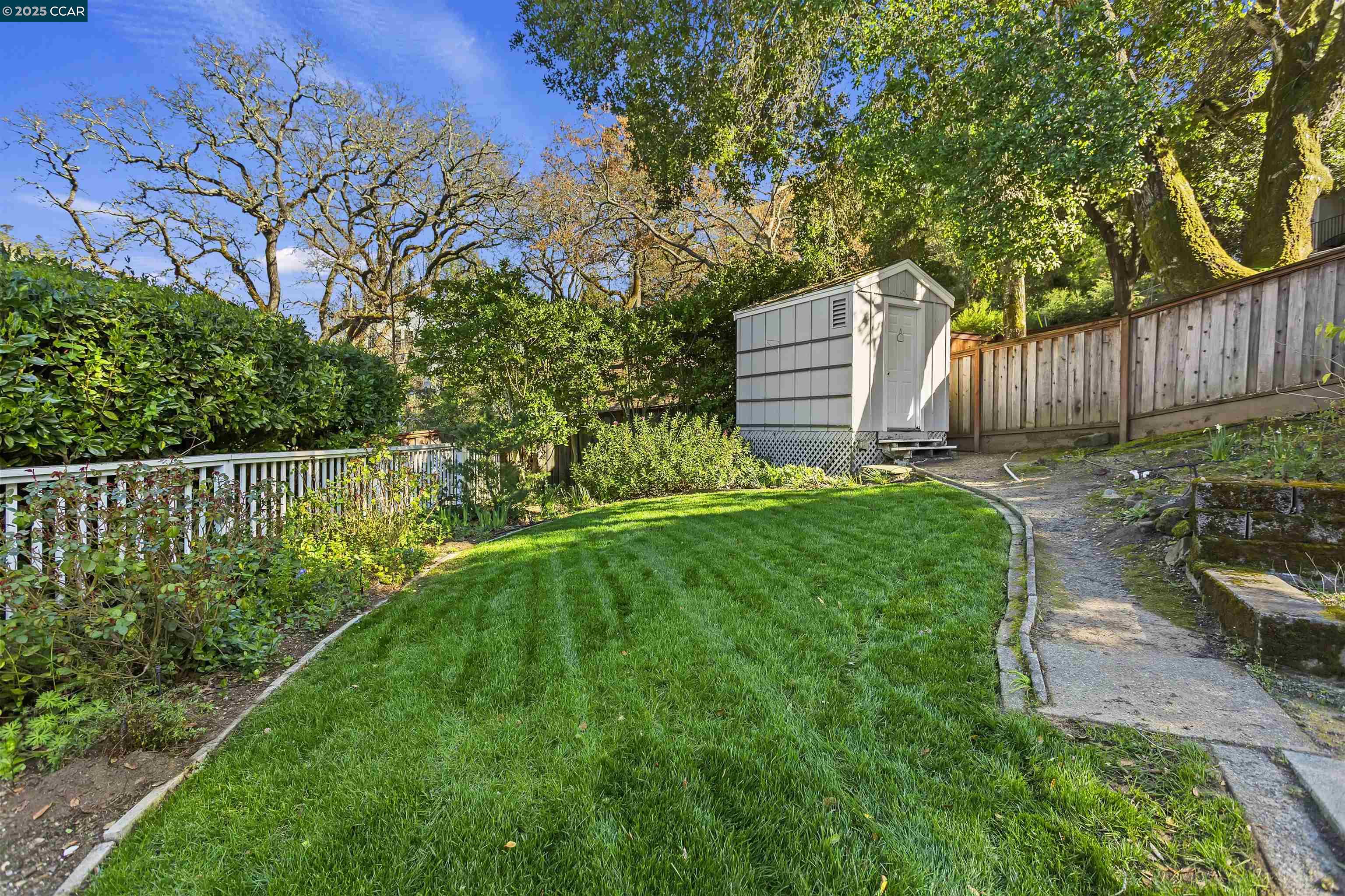 32 Sanborn Rd