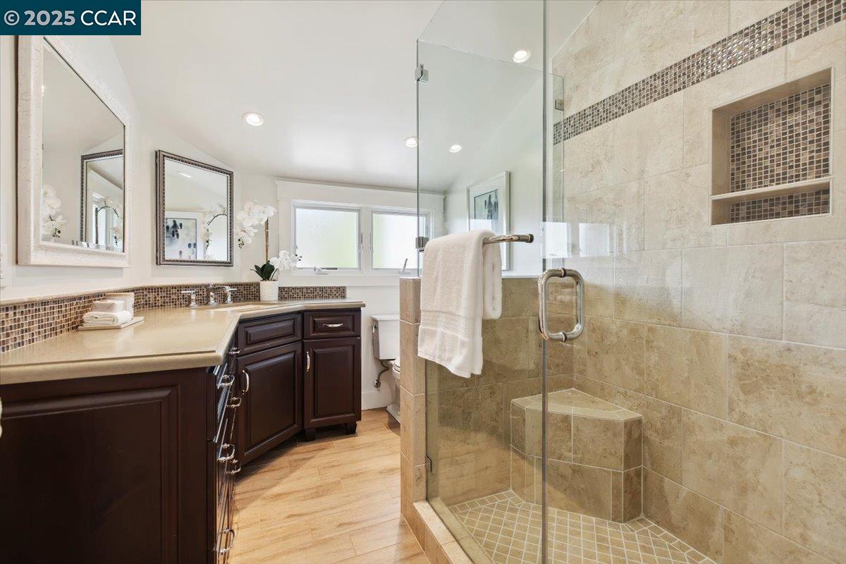 31 Parkway Ct