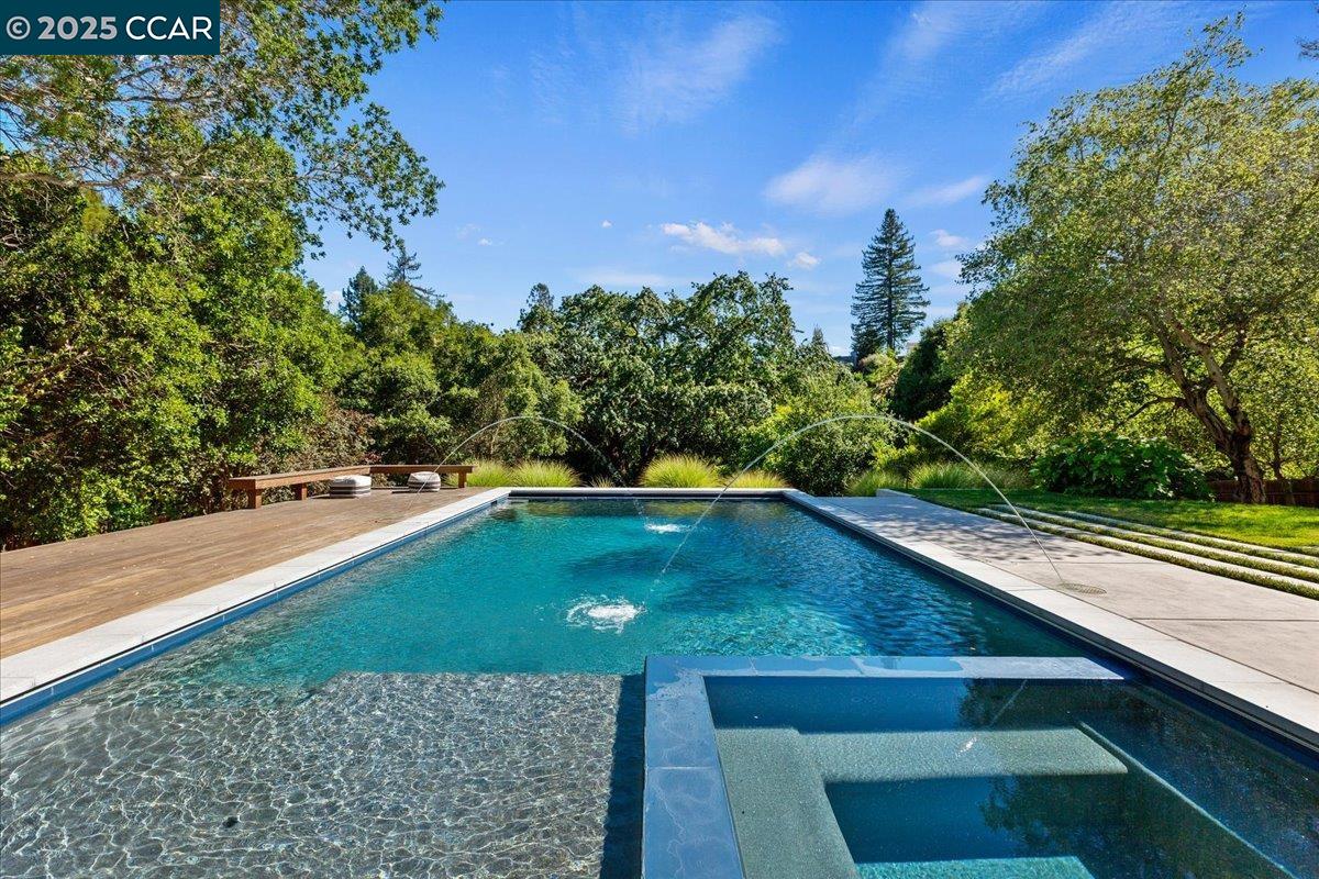 121 Meadow View Rd