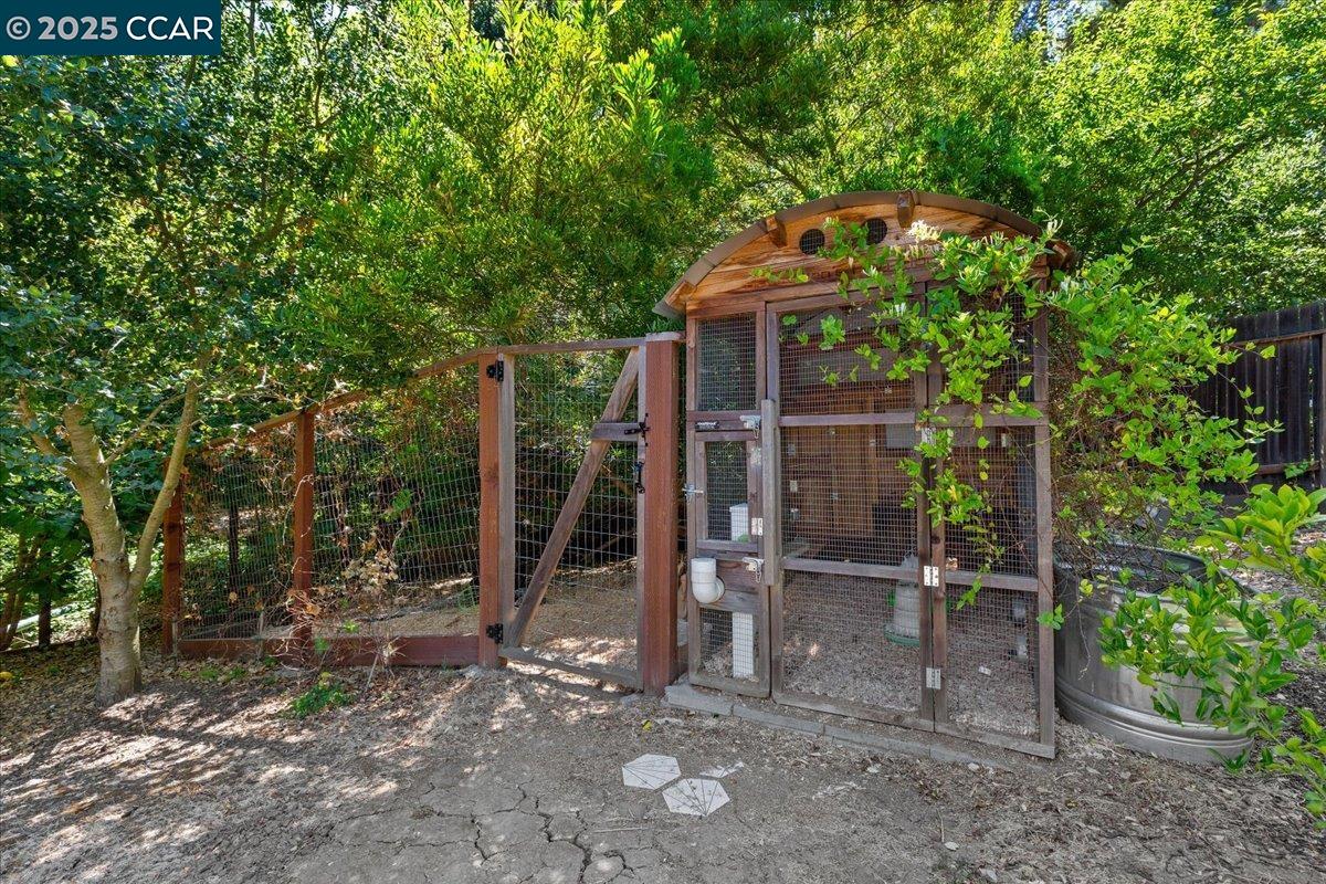 121 Meadow View Rd