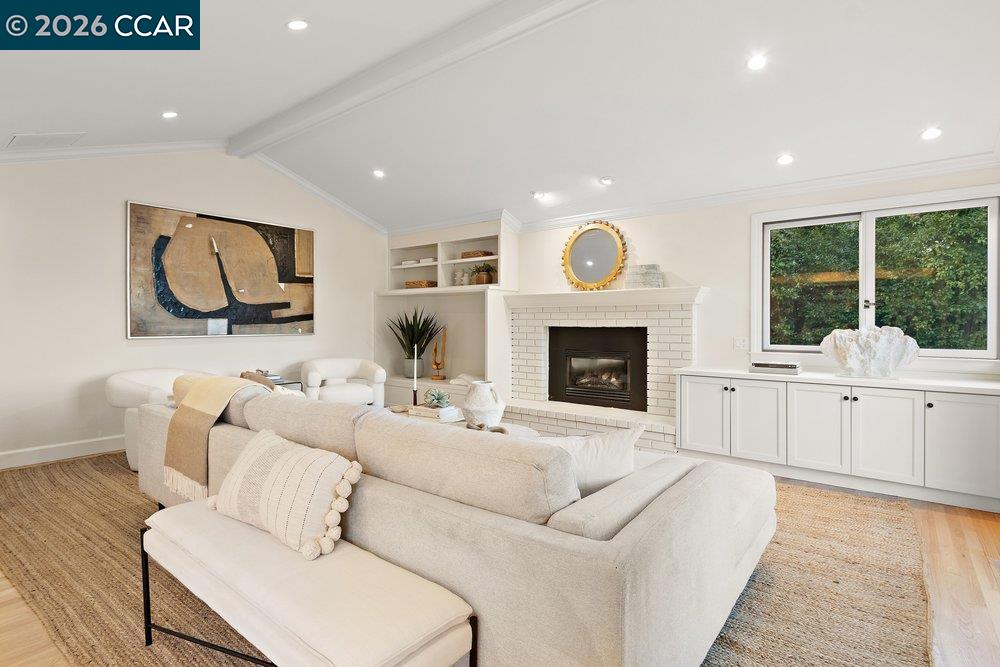 2 Willow Springs Lane