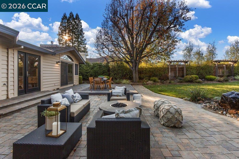 2 Willow Springs Lane