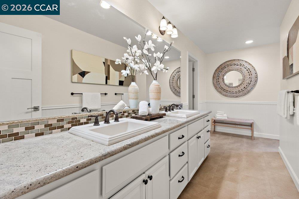 2 Willow Springs Lane