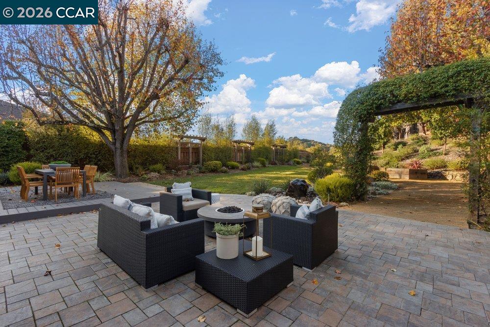 2 Willow Springs Lane