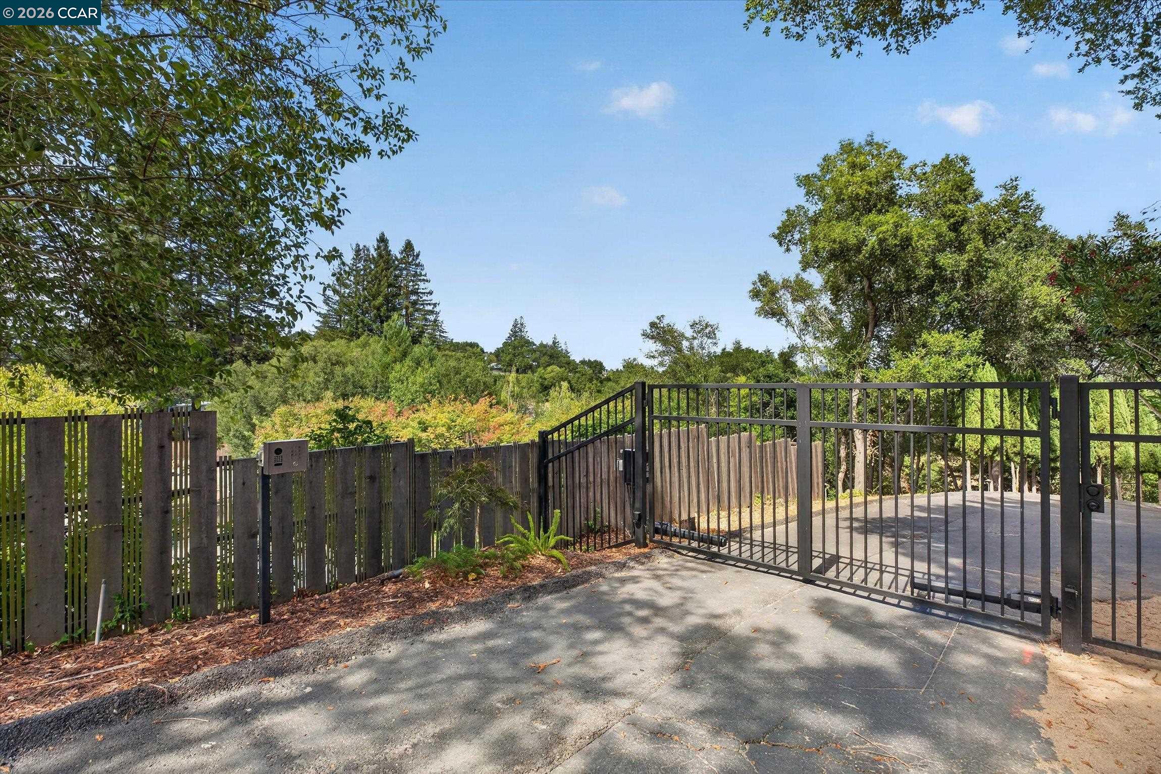 521 Tahos Rd