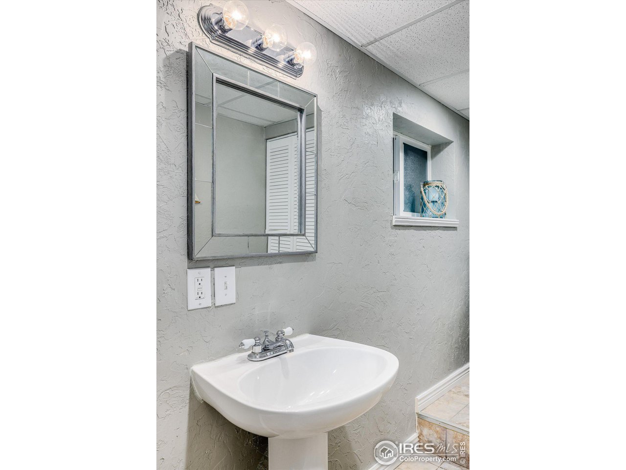 5135 W 69th Ave