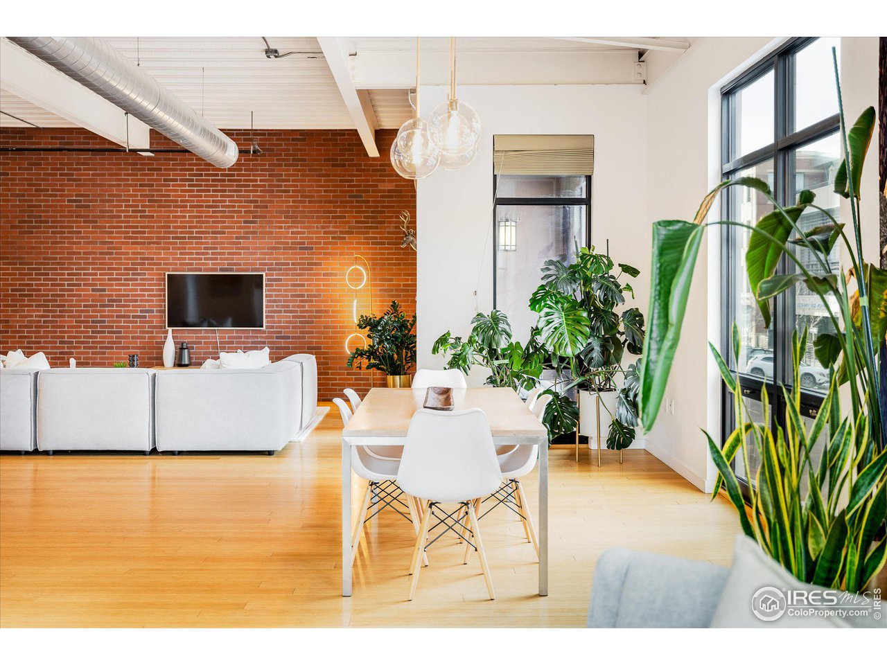1360 Walnut St 204