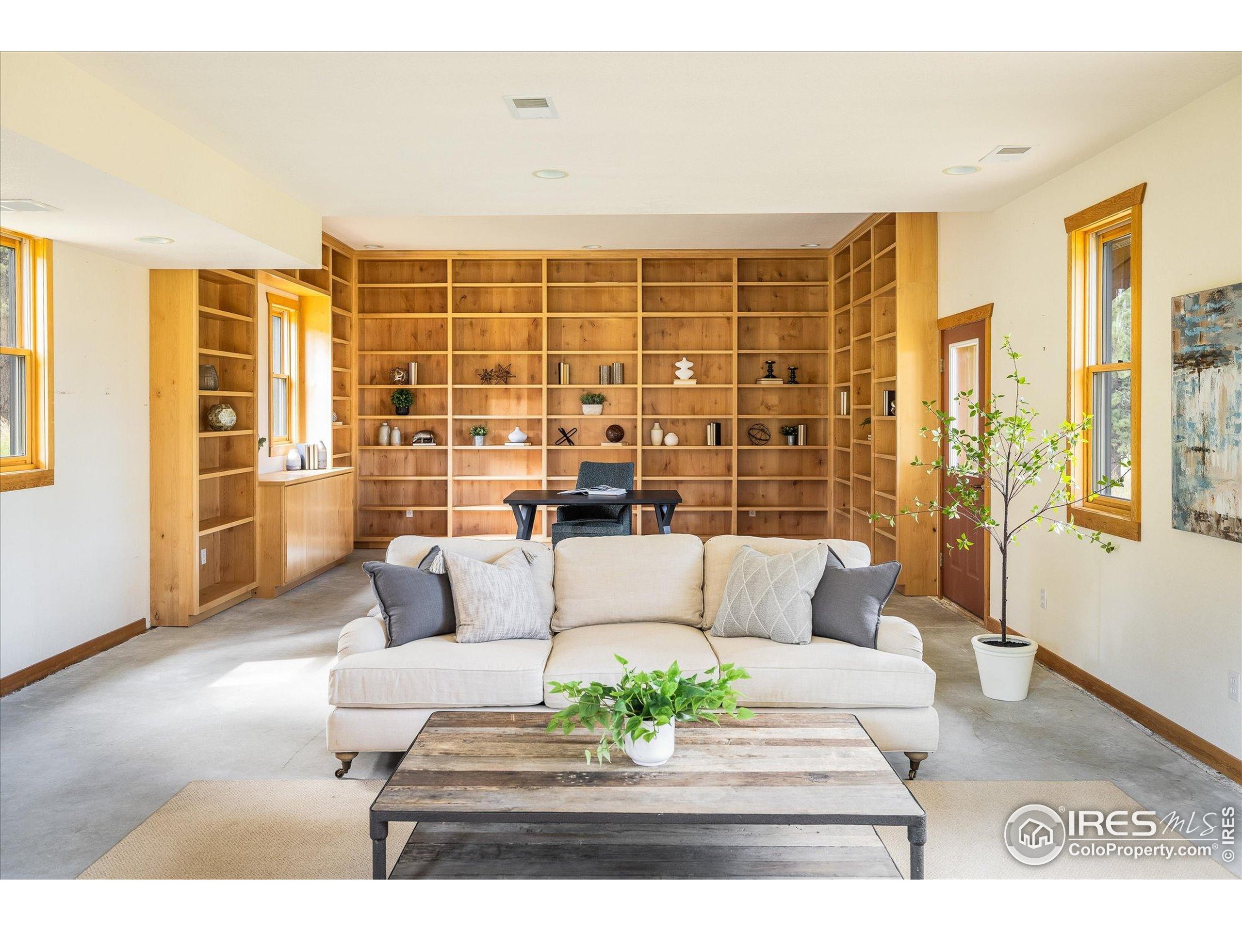 555 Forsythe Rd