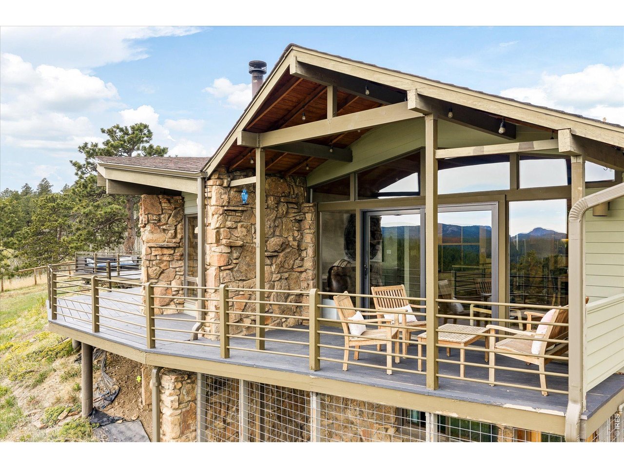6583 Magnolia Dr