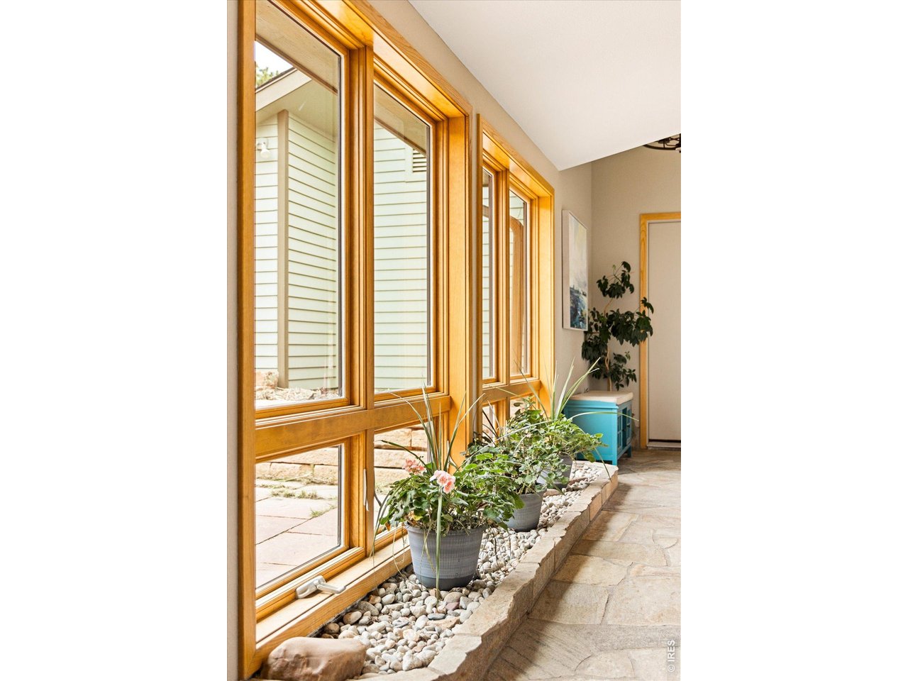 6583 Magnolia Dr