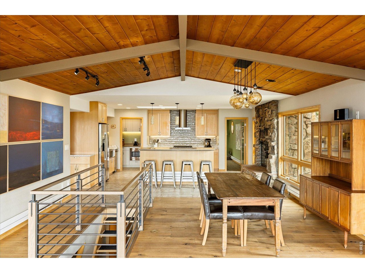 6583 Magnolia Dr