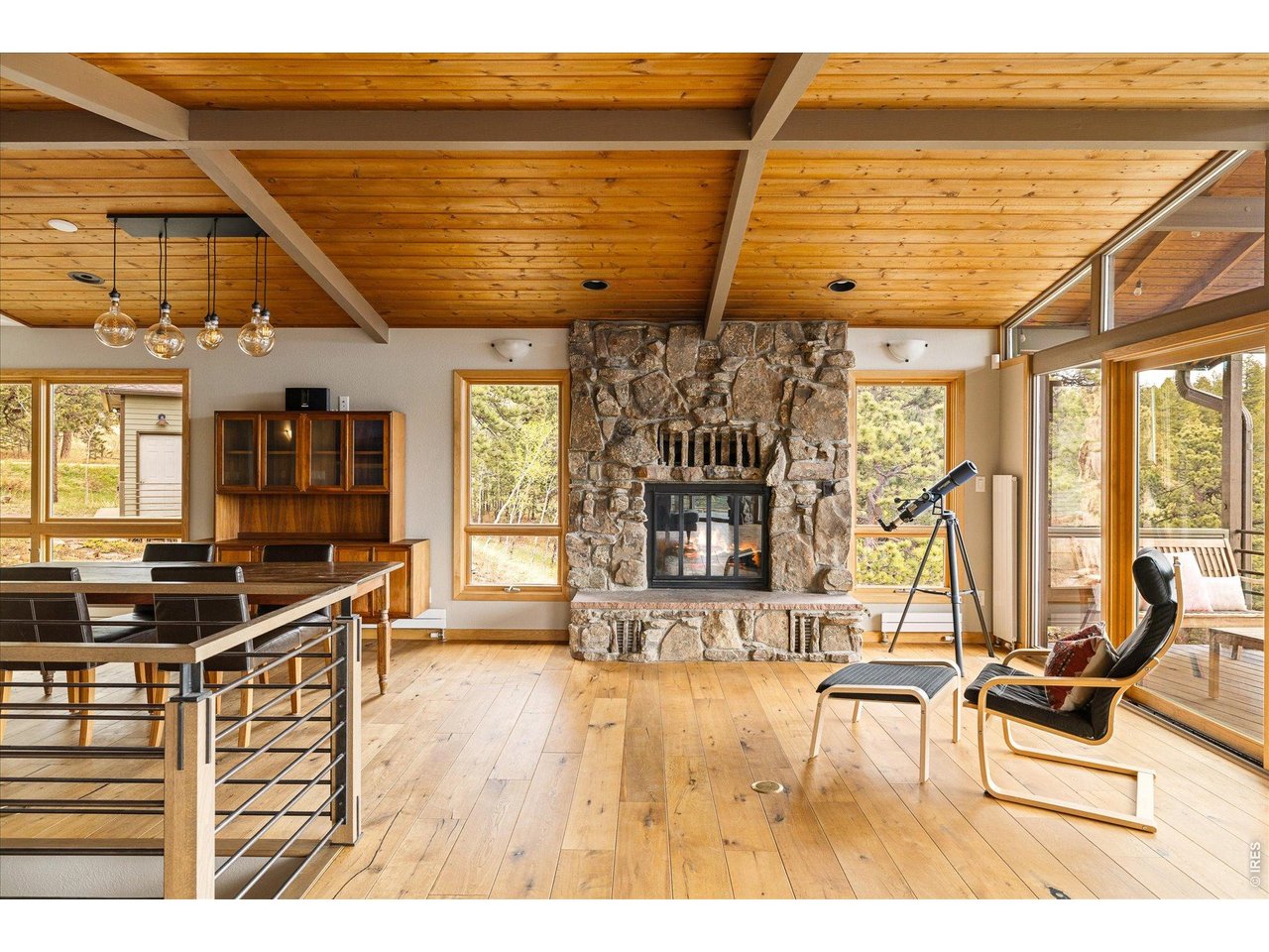 6583 Magnolia Dr