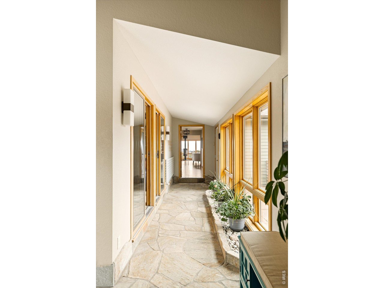 6583 Magnolia Dr