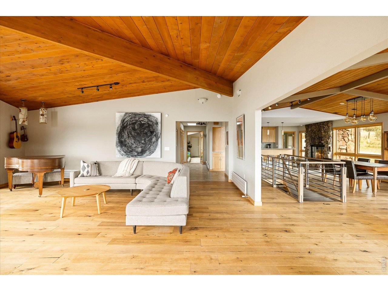 6583 Magnolia Dr