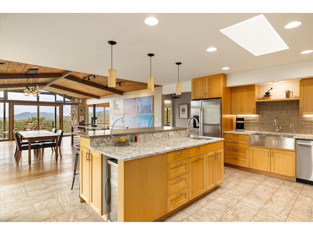 6583 Magnolia Dr