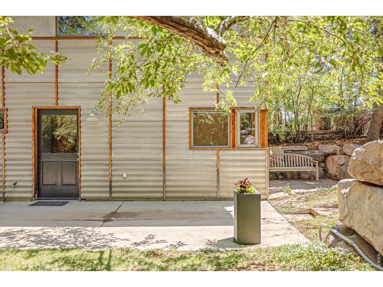 810 Alpine Ave