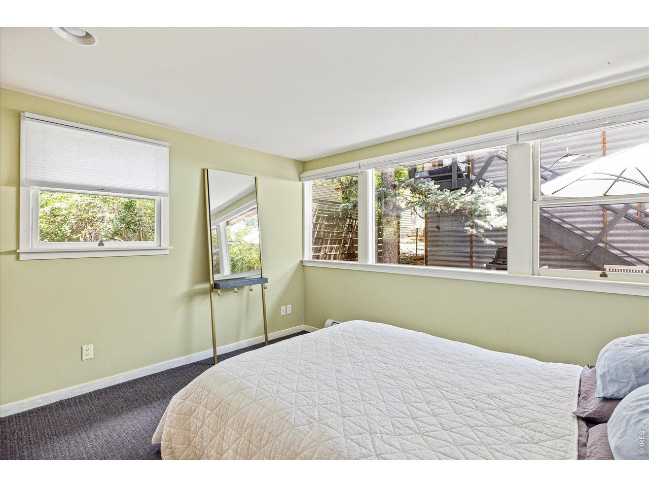 810 Alpine Ave