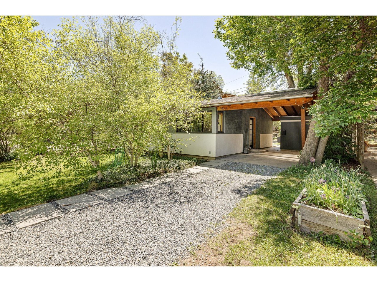 810 Alpine Ave