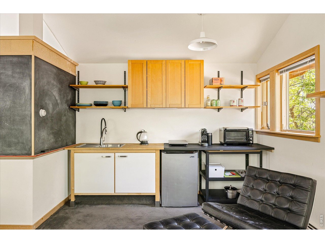 810 Alpine Ave