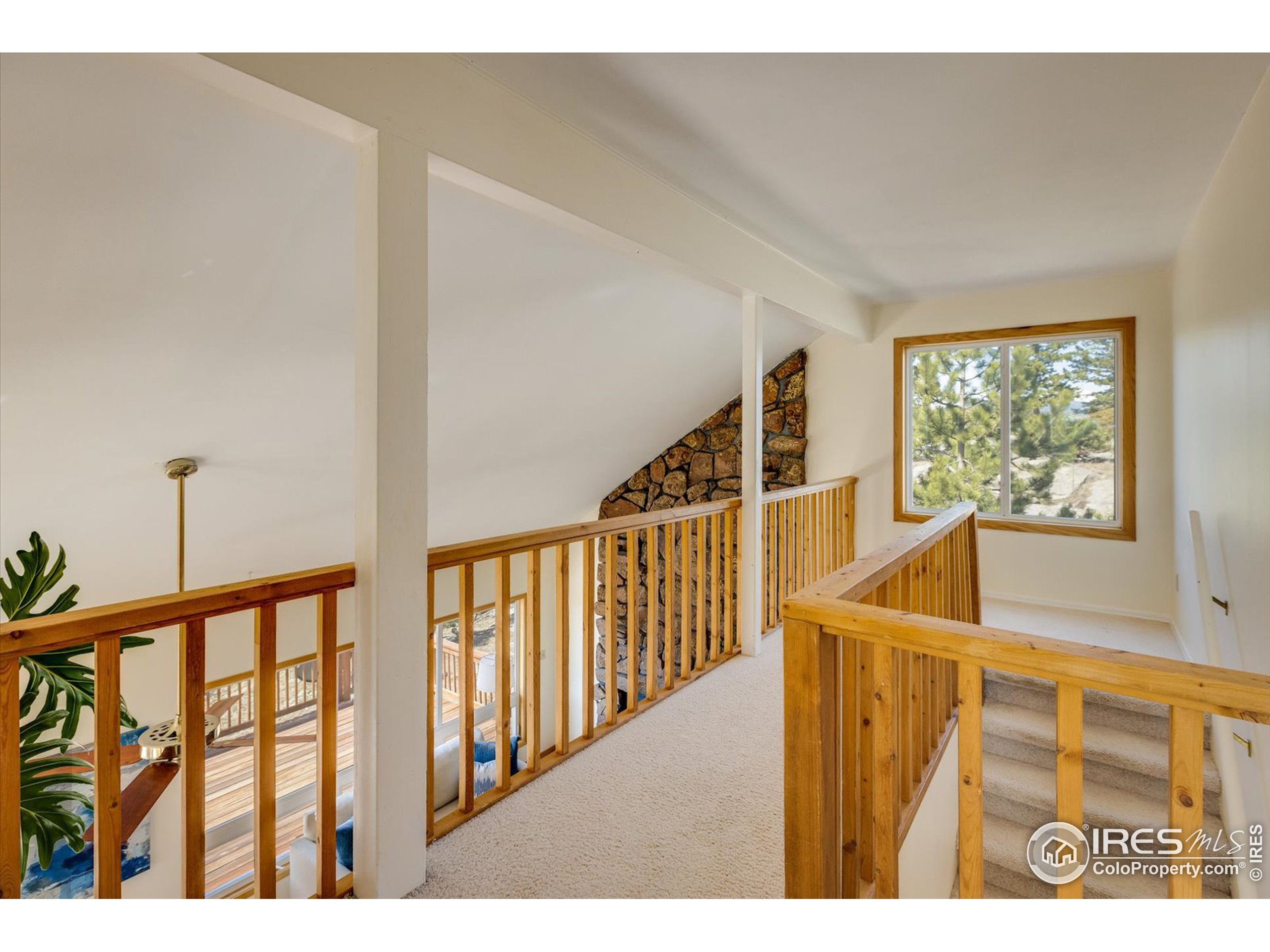 198 Frontier Ln